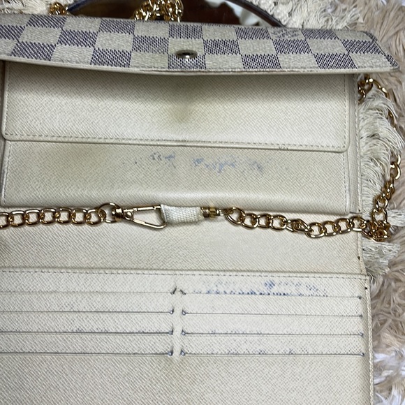 Louis Vuitton Damier International Wallet - Picture 4 of 11